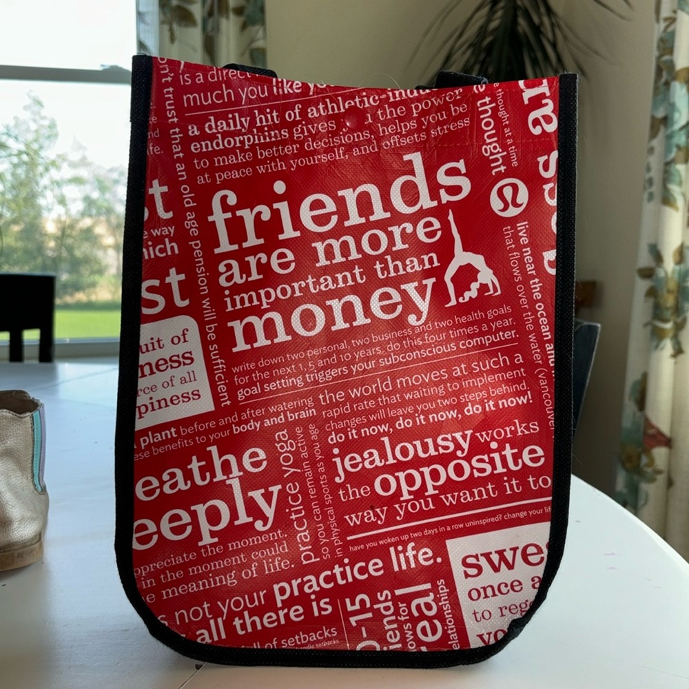 ❄️Lululemon Athletica Red Tote Bag